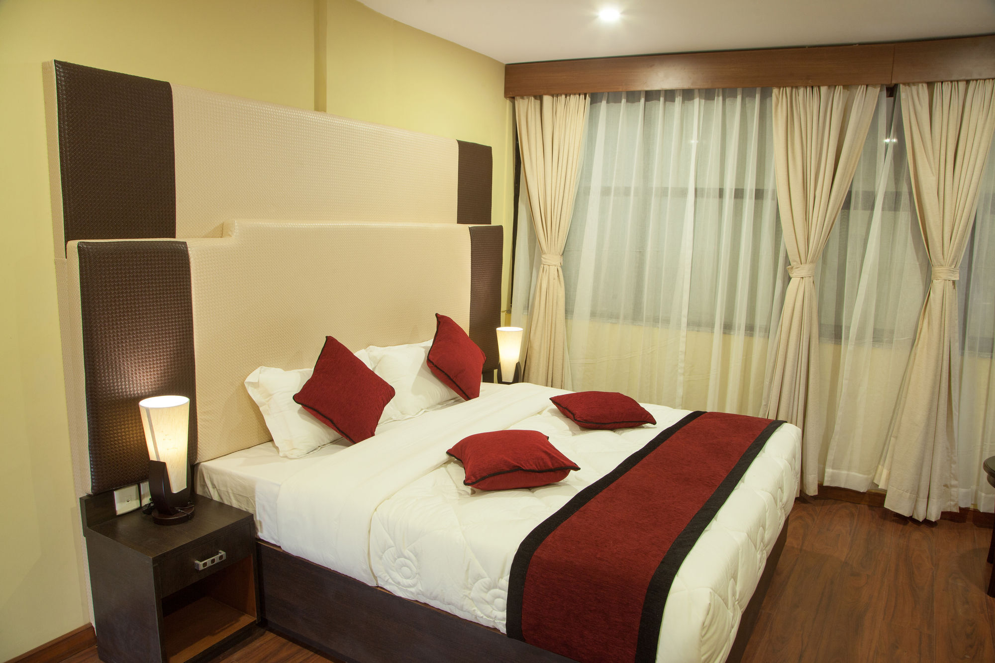 Hotel Meridian Suite Katmandu Zewnętrze zdjęcie