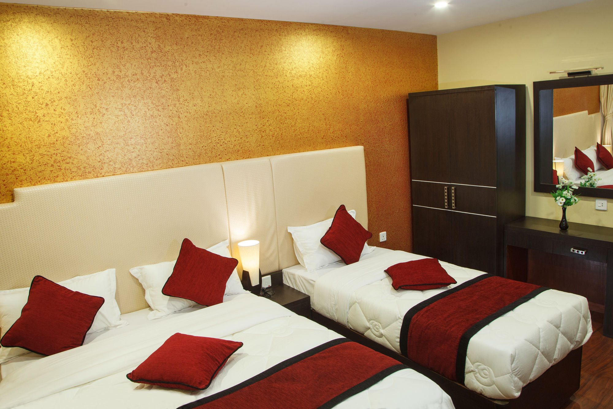 Hotel Meridian Suite Katmandu Zewnętrze zdjęcie